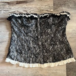 BEBE brand corset. So popular right now wear alone or over blouse. Large